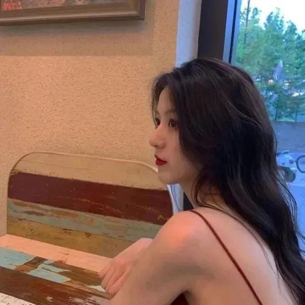 艳谍飘香